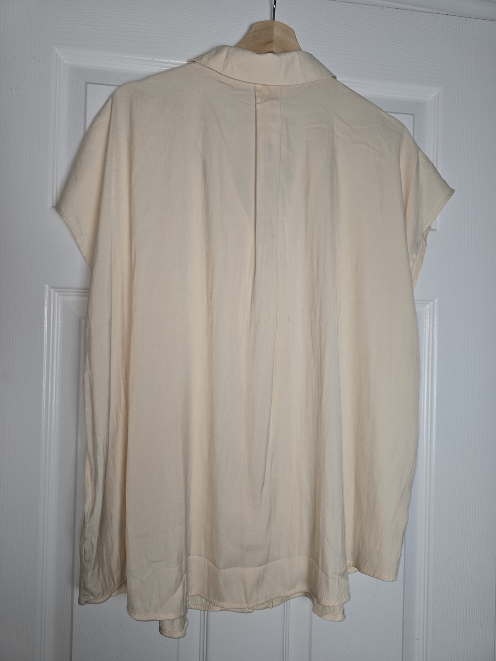 Philosophy Cream Short-Sleeve Button Front Blouse Size 2x - Picture 6 of 8